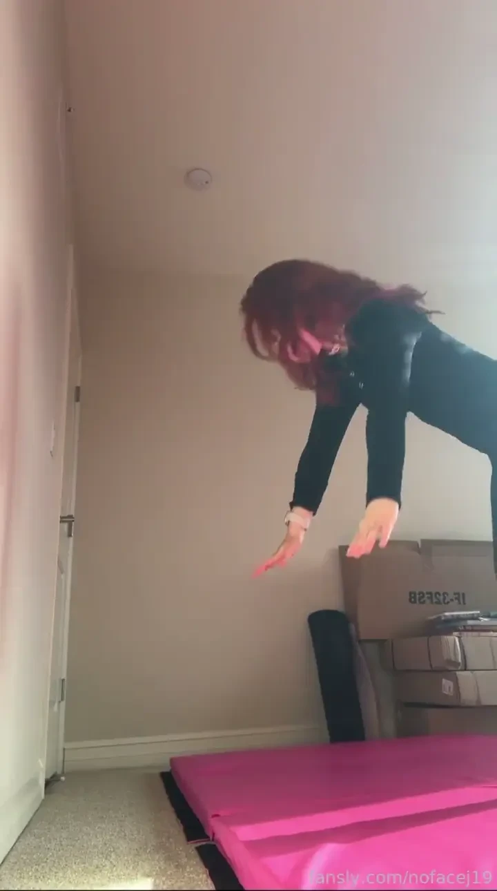 Happy new year start the year off right with me ass booty flexible 