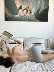 Potrebujem niekoho kto mi pre ta rozpr vku na dobr noc need someone