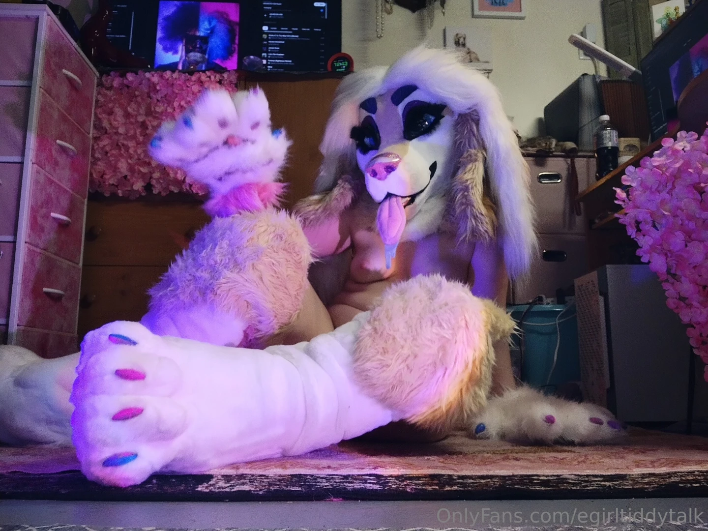 I took so many fuckin great paw pics it was impossible to choose which 