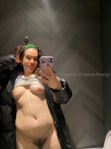 A quick bathroom mirror selfie will always hit so well part 3