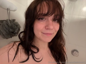 See this sexy picture without the censor plus some extras part 1