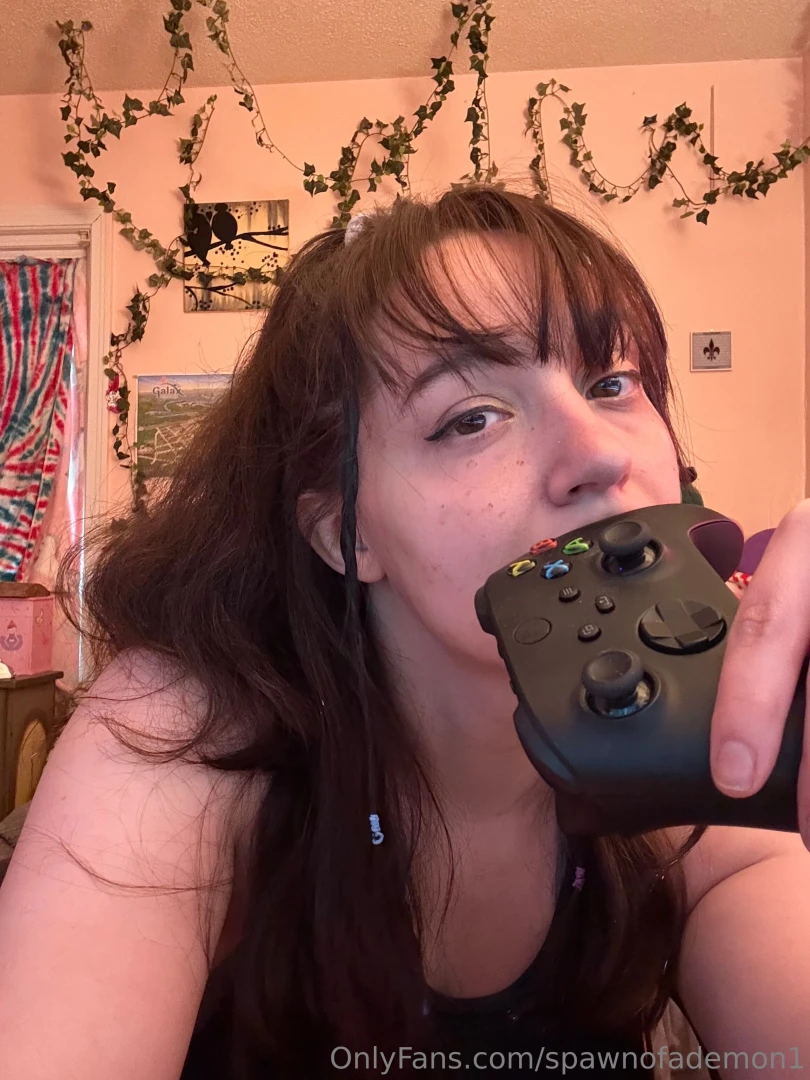 Pov your gamer gf is sending you dirty pictures while you are at work part 1 