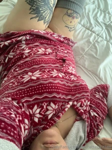 Who wants to cuddle up to my cozy self this morning