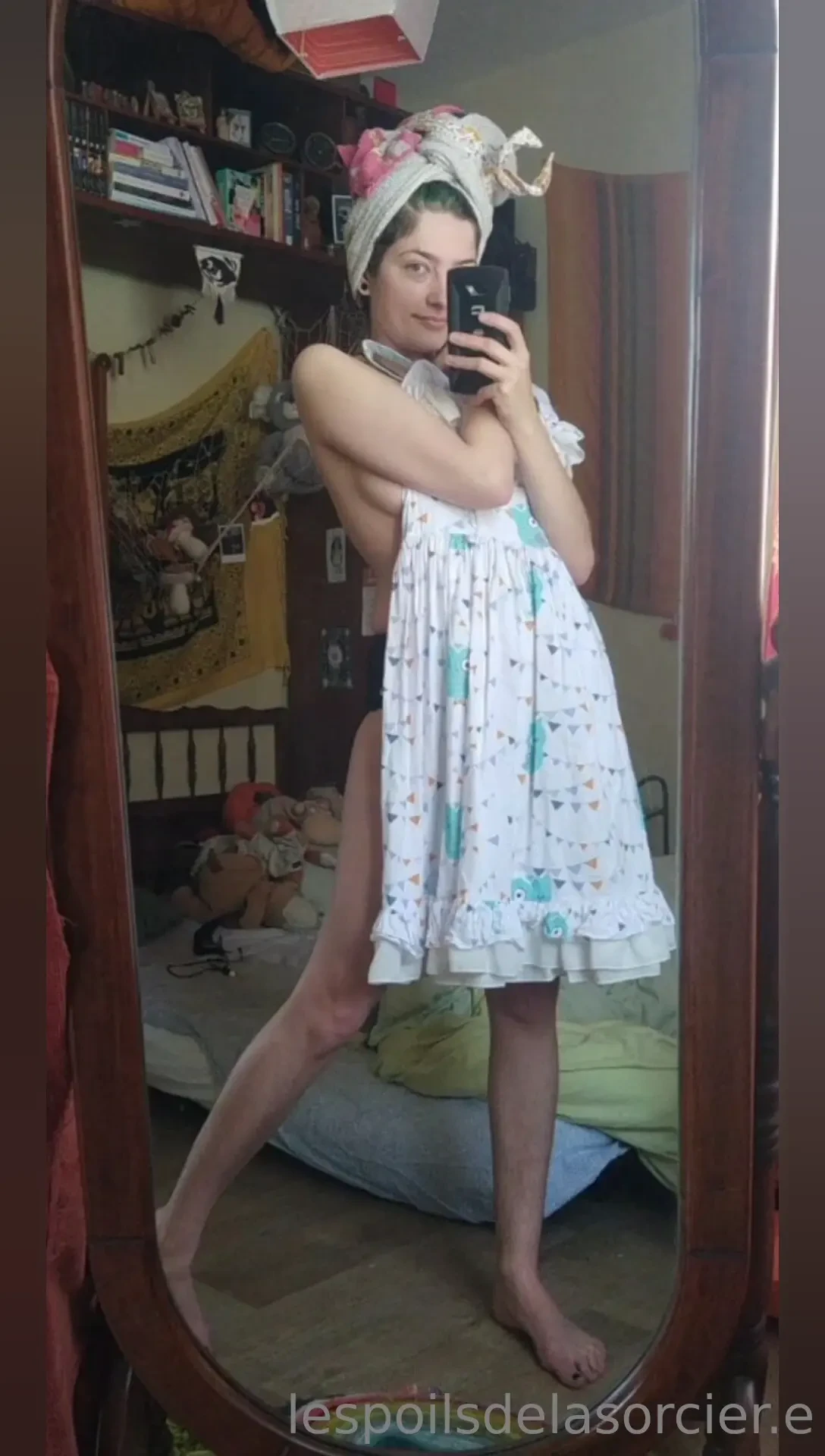 Petite robe a froufrou et queue de renaaaard n oubli pas que tu peu 