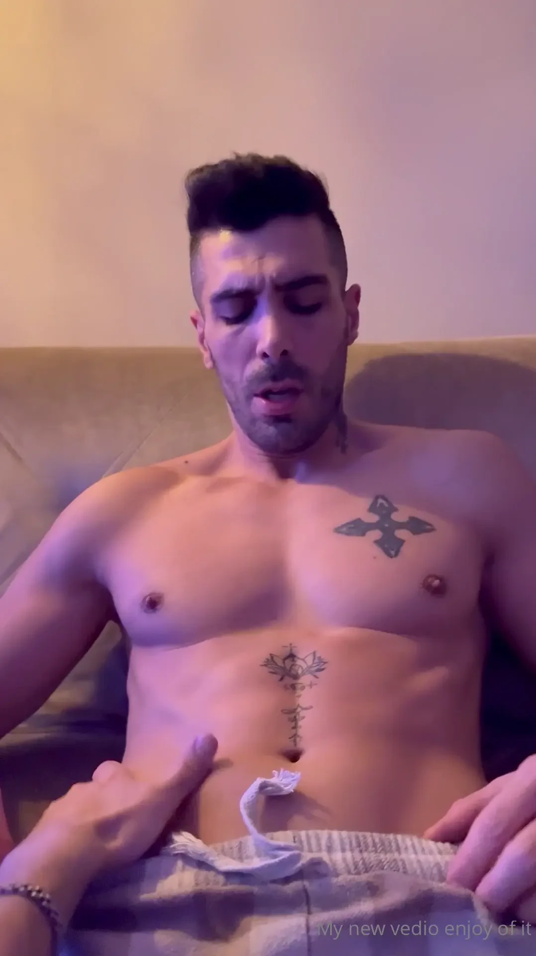 New video with cumshut and finger hole 