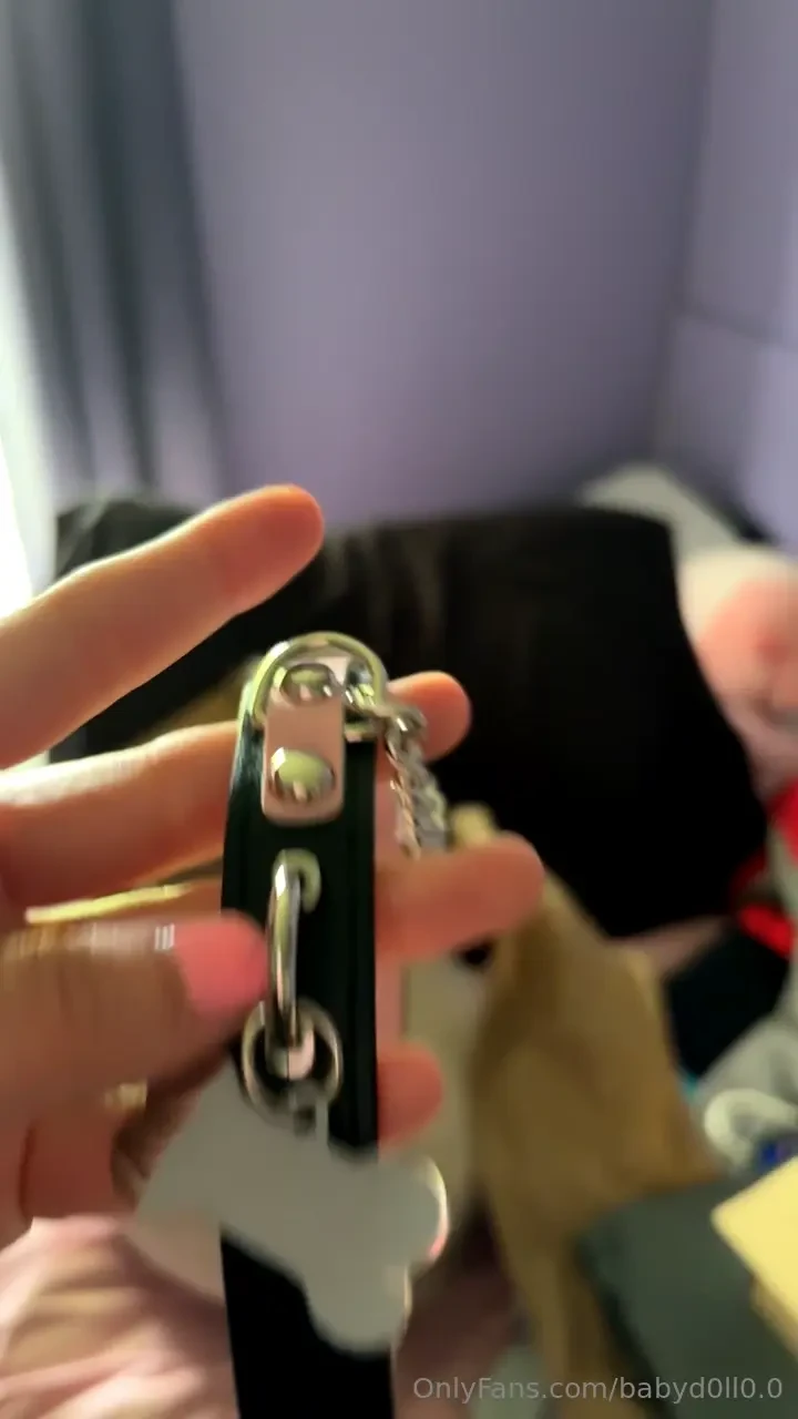 Got these in a gift box today and i absolutely love them this collar 