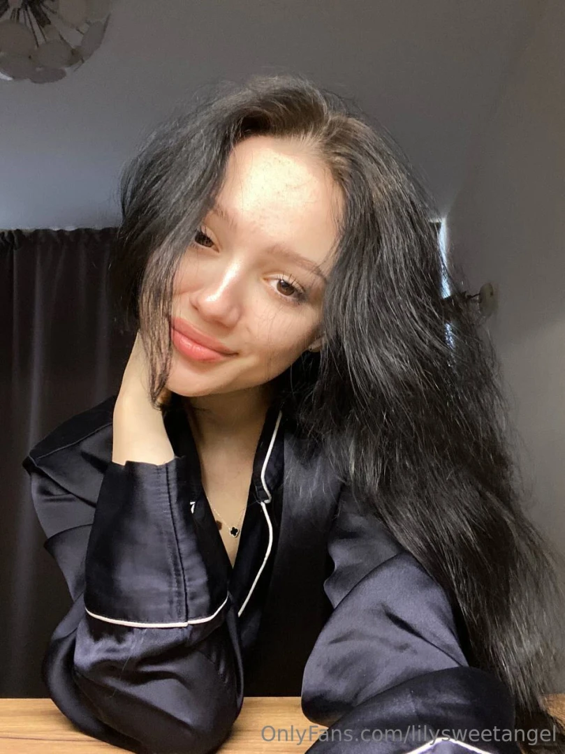 I like to wear silk without underwear i like the feeling but there s 