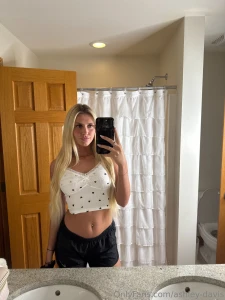 Afternoon mirror check you likey