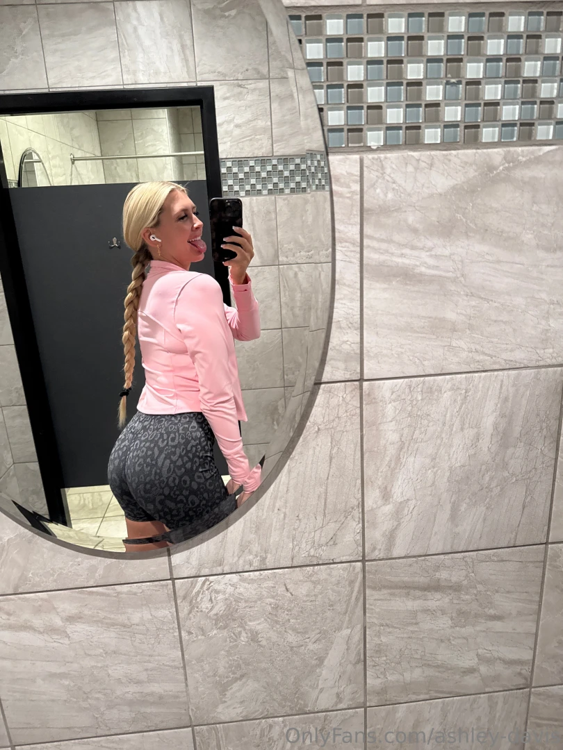 Are you sick of my gym bathroom selfies yet 