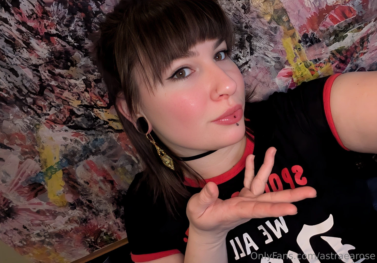 Your cash looks better in my hands babe go unlock everything 