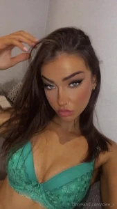 Havent worn green for a whileeee its getting to that time of year
