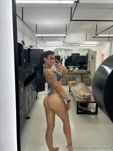 Did i even go to the pool if i didnt take a mirror selfie beforehand