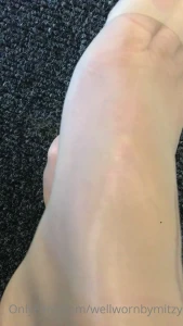 Reason i rarely wear nylons a run ladder and it s not even 9am first