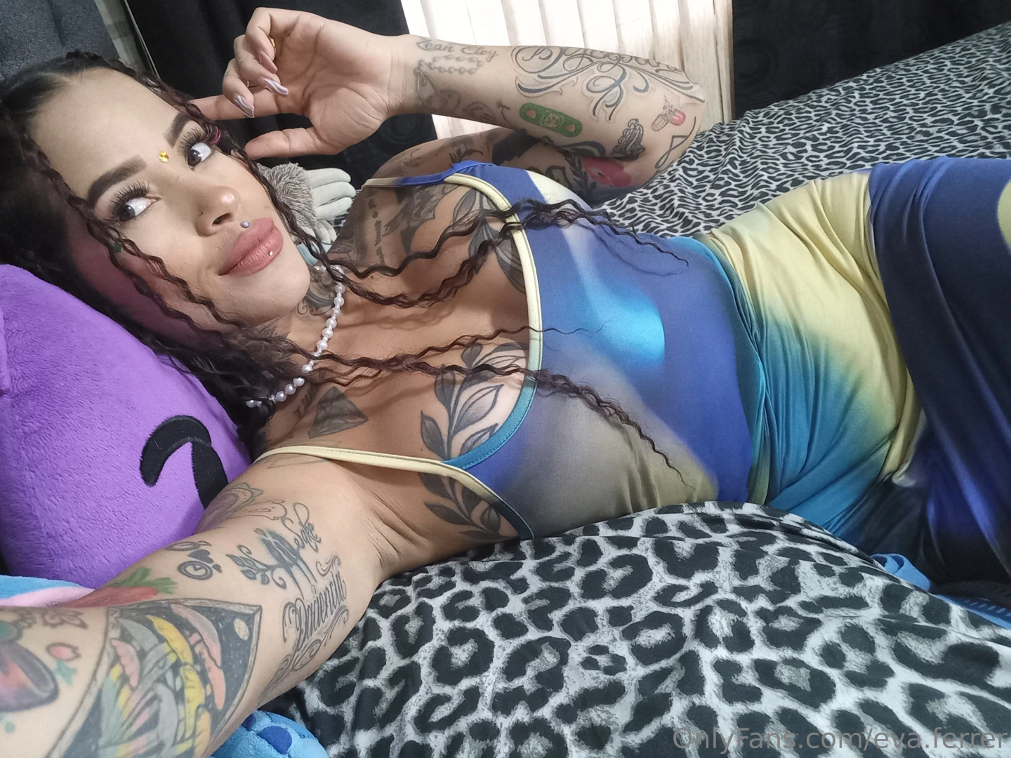 The bed is comfy but it d be better with you in it 