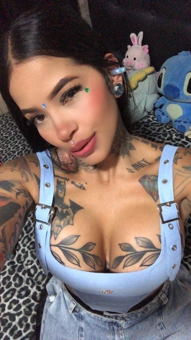 Cant blame you for staring 