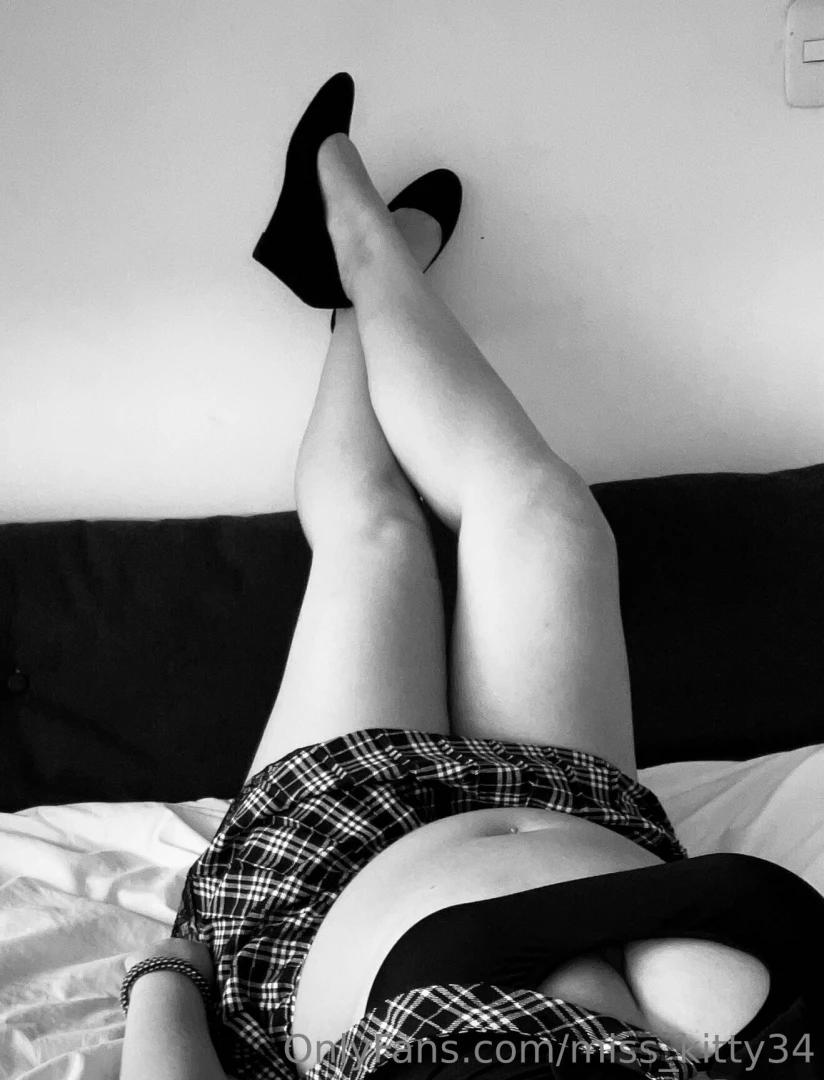 She s got legs she knows how to use them would you get behind them if part 3 