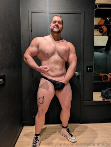 So huge and juiced i can t help but keep showing off my mass part 2