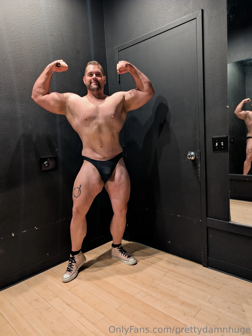 So huge and juiced i can t help but keep showing off my mass 