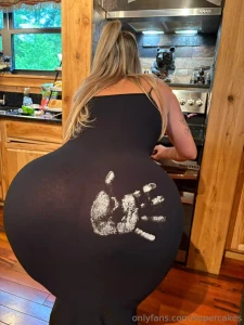 Wanna leave your handprint