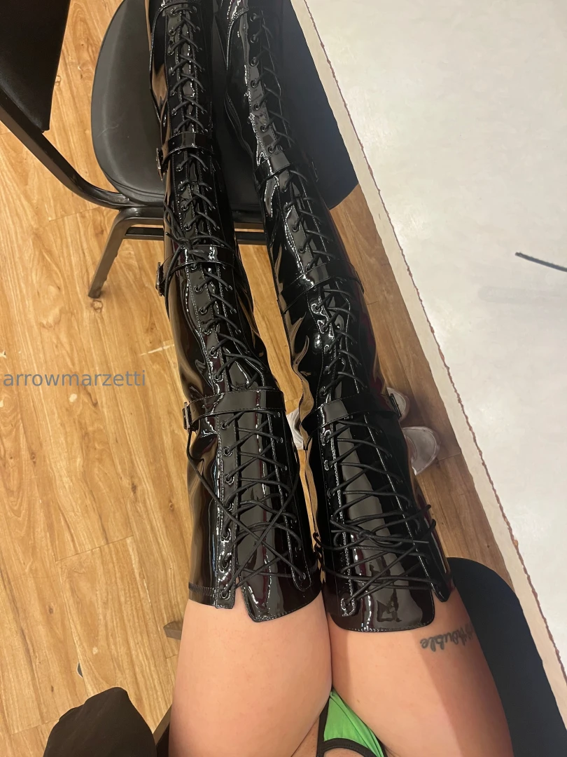 Got my nails done today and i m back at work to replenish new vid 