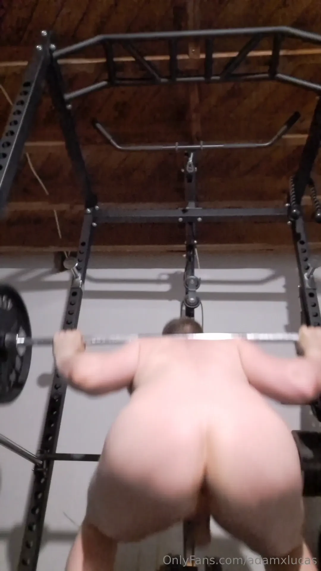 Watching me do some naked squats i bet you are fantasizing being 