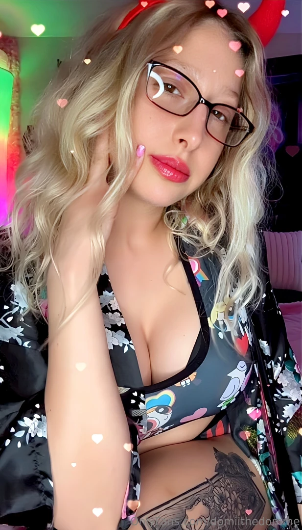 Femdom bratty mommy dreaming of your cash so hot and fills goddess up 