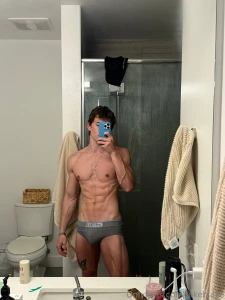 Shouldve cast me as the new superman with abs like these