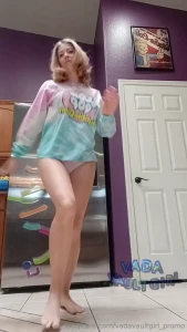 How many licks does it take to get to the center of this blow pop