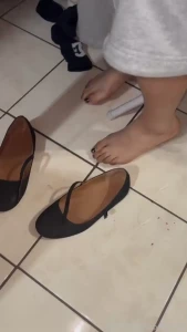 Sn ff these feet fresh out of flats