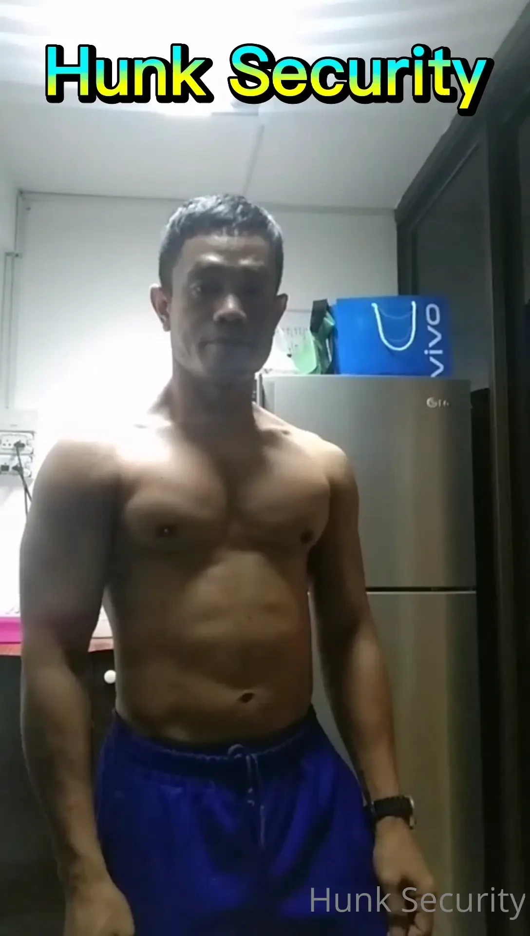 Sexy chest bounce with hunk security 