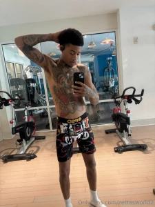 Who s in the mood for a special show tonight