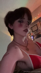 Who else thinks clowns are kinda part 1