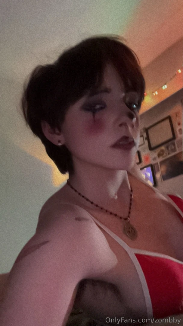 Who else thinks clowns are kinda 