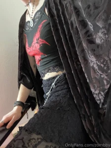 Okay i rlly like the pant skirt combo