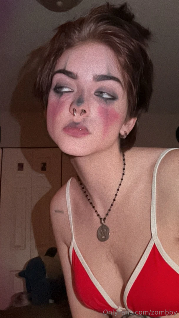 Aaaaaand i smeared the makeup all over my face lolz part 1 