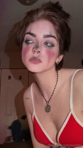 Aaaaaand i smeared the makeup all over my face lolz part 1