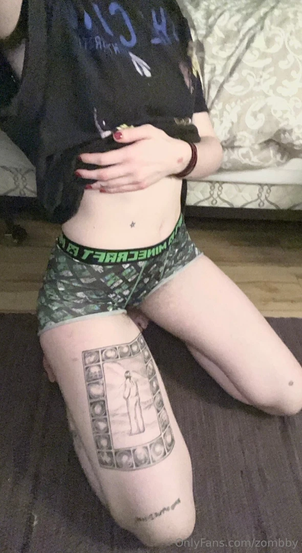 In my minecraft boxers first post be nice xx part 1 
