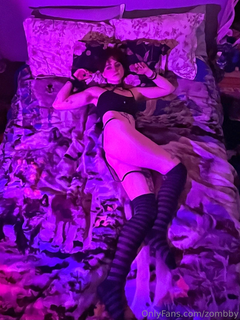 Rolling around in my bed with my hands up lt 3 part 1 