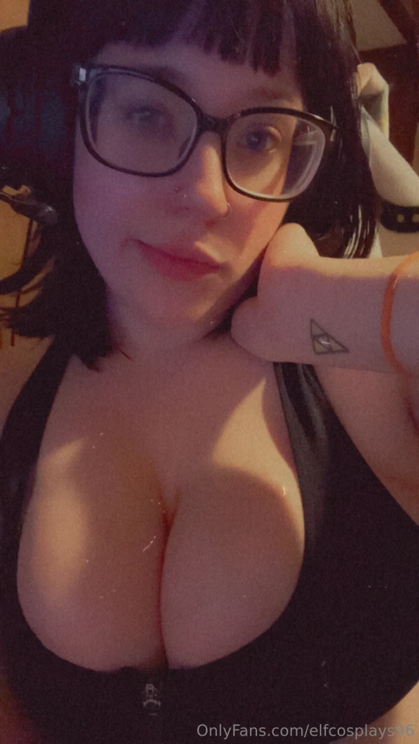 Really wishing someone was playing with my titties rn 