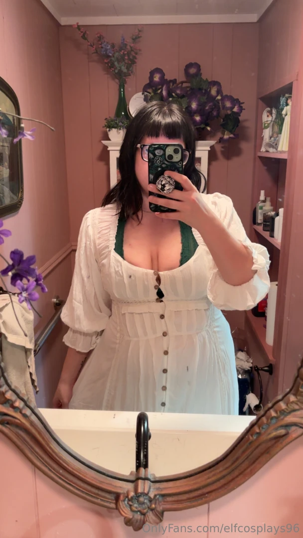 Just wanted to show off my new dress i wanna go shopping more 