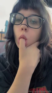I m bored who wants to let me suck their cock