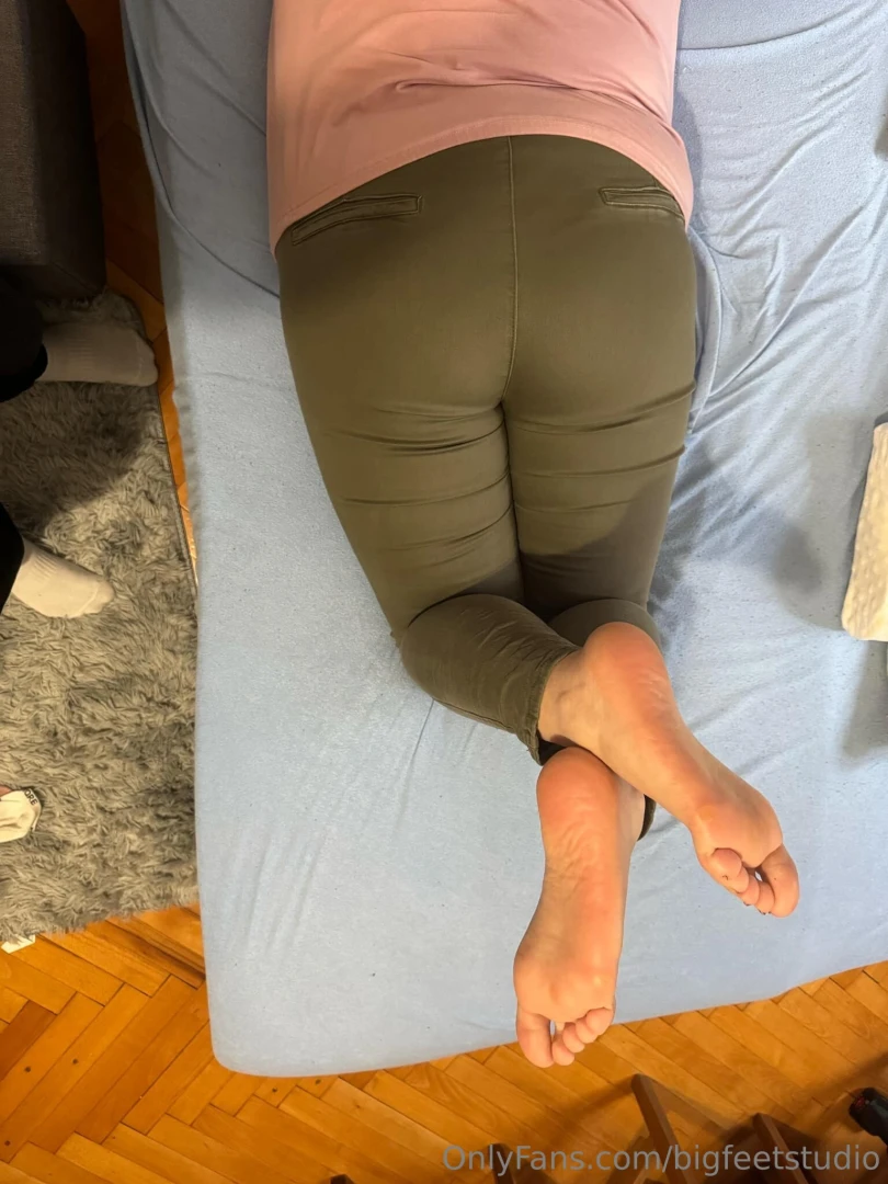 Samantha s sexy big and meaty soles part 18 