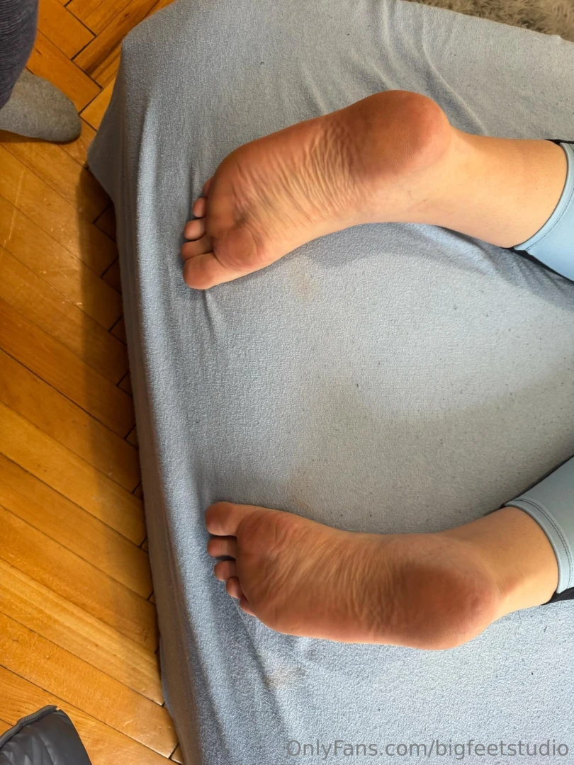 Red velvet s sexy giant feet part 9 