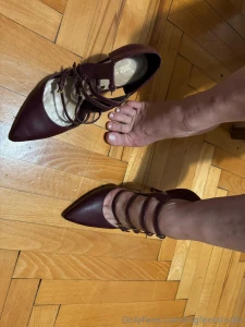 Lilibeth s sexy mature feet in high heels eu size 41 part 2