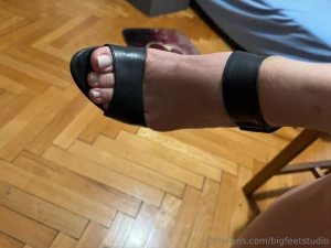 Lilibeth s sexy mature feet in high heels eu size 41 part 1