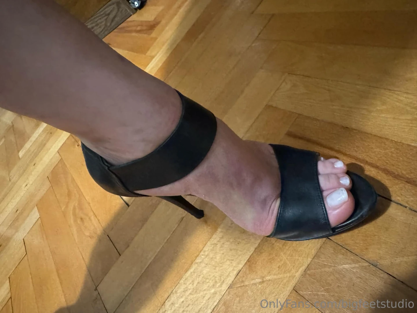Lilibeth s sexy mature feet in high heels eu size 41 part 14 