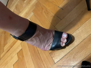 Lilibeth s sexy mature feet in high heels eu size 41 part 5