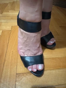 Lilibeth s sexy mature feet in high heels eu size 41 part 17