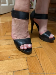 Lilibeth s sexy mature feet in high heels eu size 41 part 16