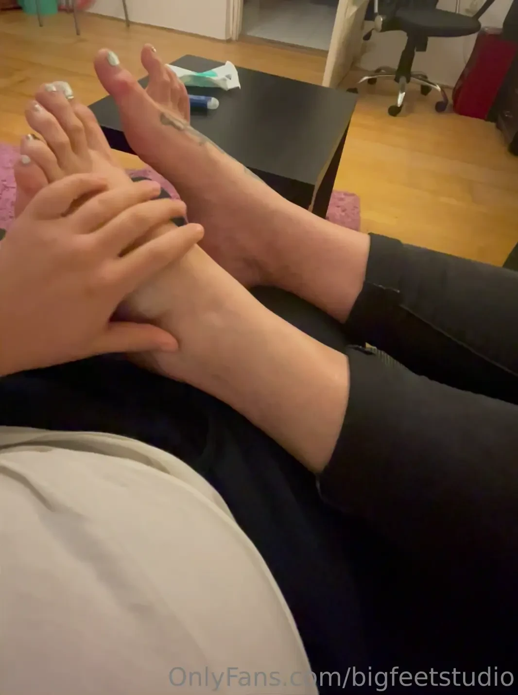 A little caress would you caress me too kis simogat s te is 